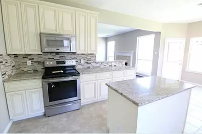 15618 Claremont Court, Sugar Land, TX 77498 - Photo 9