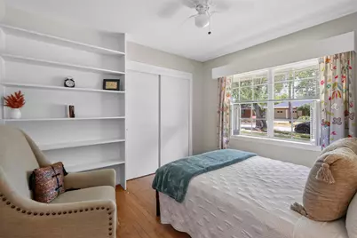 10706 Oasis Drive, Houston, TX 77096 - Photo 19