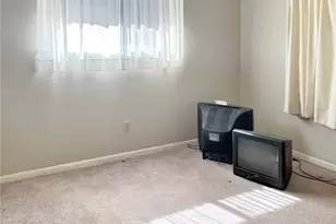 58 April Wind Dr S, Conroe, TX 77356 - Photo 5