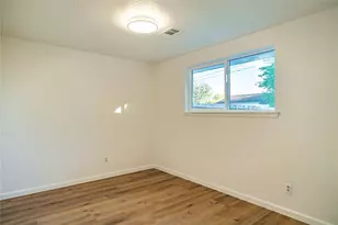 10907 Sharpview Dr, Houston, TX 77072 - Photo 15