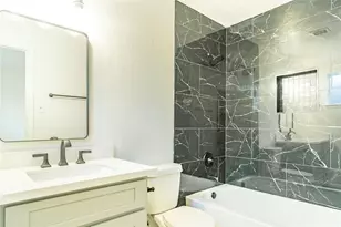 10907 Sharpview Dr, Houston, TX 77072 - Photo 13