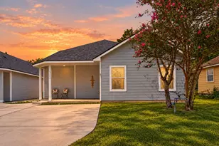 310 W Watson St, Willis, TX 77378 - Photo 1