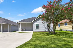 310 W Watson St, Willis, TX 77378 - Photo 3
