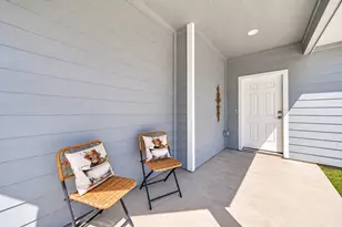 310 W Watson St, Willis, TX 77378 - Photo 5