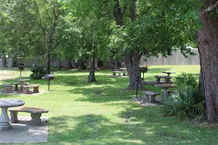 37 Wildwood Lake Dr, Huntsville, TX 77340 - Photo 37