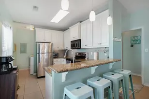 960B Palmetto Dr, Crystal Beach, TX 77650 - Photo 11
