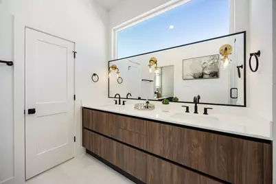 303 Marcella Street #J, Houston, TX 77091 - Photo 9