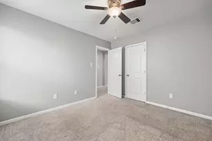 614 Harvest Bluff Dr, Rosharon, TX 77583 - Photo 23