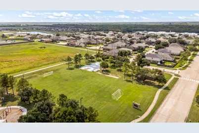 614 Harvest Bluff Drive, Rosharon, TX 77583 - Photo 33