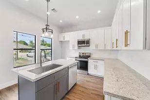 4818 Paula St St, Houston, TX 77033 - Photo 5