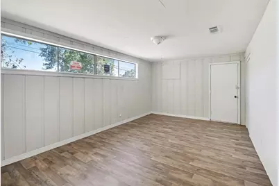 5711 Ridgeway Drive, Houston, TX 77033 - Photo 9