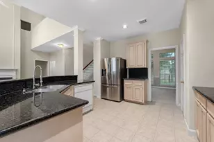 5724 Shady Hollow Ct, Rosharon, TX 77583 - Photo 7