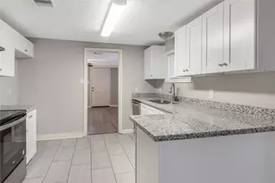4401 Elmwood St, Houston, TX 77051 - Photo 11