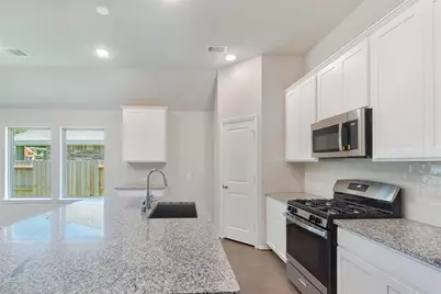 553 Timber Voyage Court, Conroe, TX 77304 - Photo 9