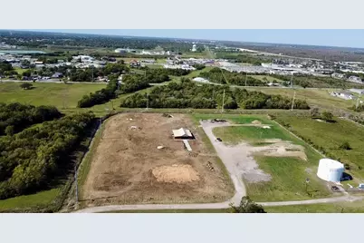 301 32nd Street N, Texas City, TX 77590 - Photo 1