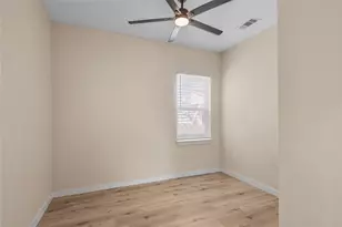 3823 Sealy St, Galveston, TX 77550 - Photo 29