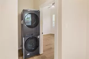 3823 Sealy St, Galveston, TX 77550 - Photo 23