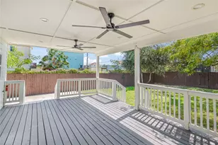 3823 Sealy St, Galveston, TX 77550 - Photo 7