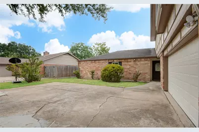 14211 Ella Lee Lane, Houston, TX 77077 - Photo 7