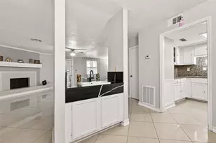 5930 Arncliffe Dr, Houston, TX 77088 - Photo 13