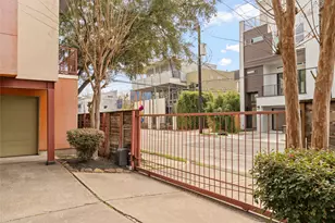 224 Willard St, Houston, TX 77006 - Photo 3