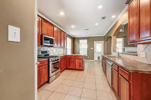 21819 Hannover Village Dr, Spring, TX 77388 - Photo 9