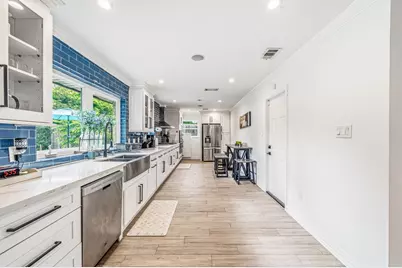 9022 Quebec Dr, Houston, TX 77096 - Photo 13