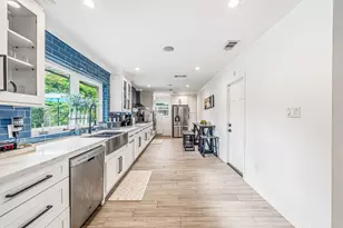 9022 Quebec Dr, Houston, TX 77096 - Photo 13