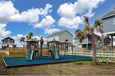 1084 Johnson Road, Gilchrist, TX 77617 - Photo 33