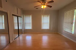 529 E Myrtle St, Angleton, TX 77515 - Photo 9