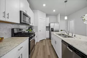 8409 Arden valley Ln, Houston, TX 77063 - Photo 9