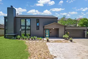 7703 Bobbitt Ln, Houston, TX 77055 - Photo 1