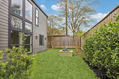 7703 Bobbitt Lane #D, Houston, TX 77055 - Photo 25