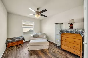 14212 Portrait Ct, Houston, TX 77045 - Photo 19