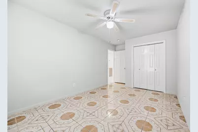 9619 E Withers Way Circle, Houston, TX 77065 - Photo 33