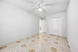 9619 E Withers Way Cir, Houston, TX 77065 - Photo 33