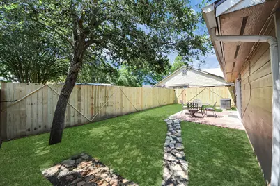 12922 Grovemill Drive, Houston, TX 77045 - Photo 35