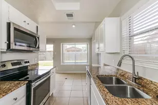 16158 Coyridge Ln, Houston, TX 77053 - Photo 9