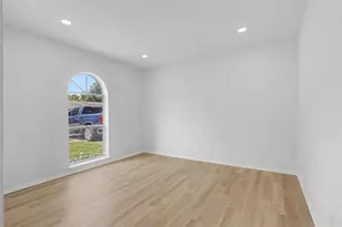 1938 Barnsley Ln, Houston, TX 77088 - Photo 13