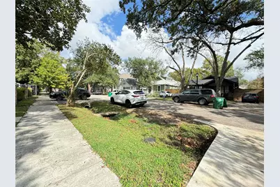 1123 1/2 Arlington Street, Houston, TX 77008 - Photo 3