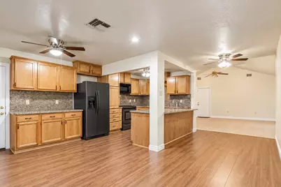 9101 Homewood Lane NE, Houston, TX 77078 - Photo 5