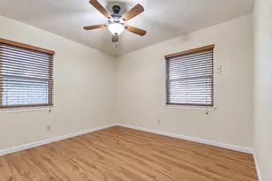 9101 Homewood Ln NE, Houston, TX 77078 - Photo 7