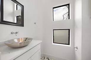 906 Reinerman St, Houston, TX 77007 - Photo 29