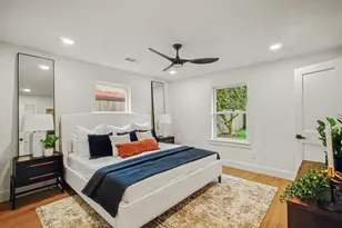 5443 Redstart St, Houston, TX 77096 - Photo 11
