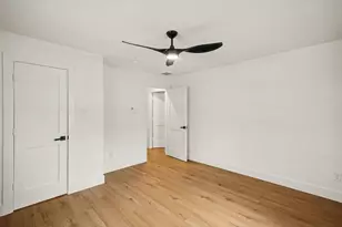 5443 Redstart St, Houston, TX 77096 - Photo 17