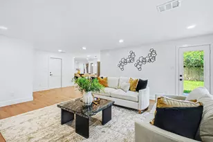 5443 Redstart St, Houston, TX 77096 - Photo 13