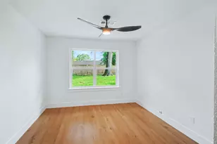 5443 Redstart St, Houston, TX 77096 - Photo 19