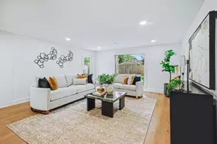 5443 Redstart St, Houston, TX 77096 - Photo 11