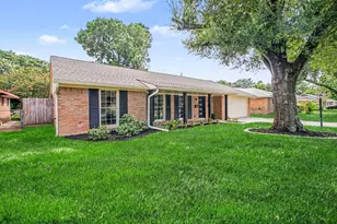 5443 Redstart St, Houston, TX 77096 - Photo 3