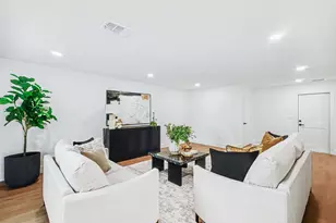 5443 Redstart St, Houston, TX 77096 - Photo 9